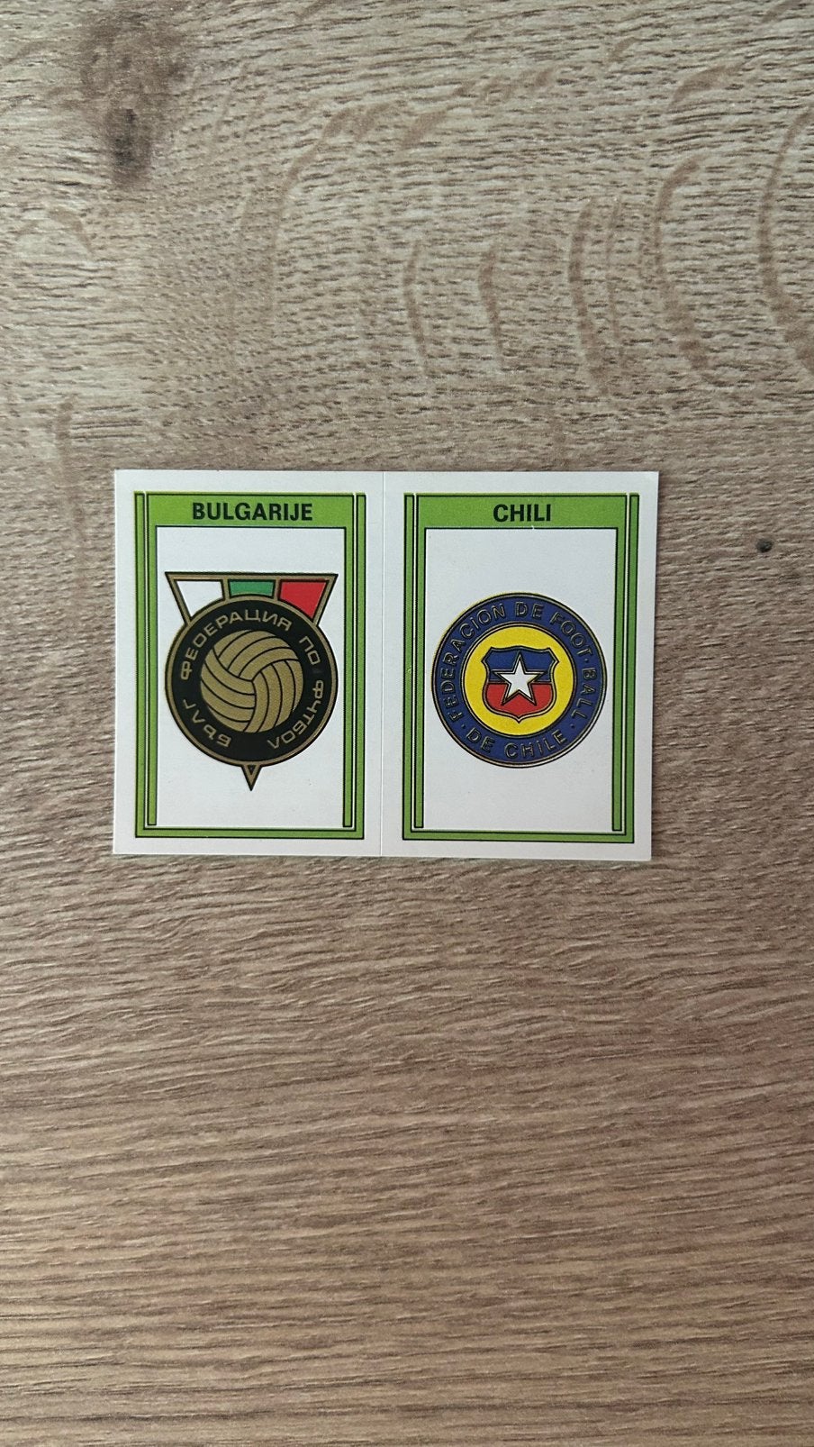 Panini Voetbal 78 plaatje emblemen Bulgarije en Chili, Ophalen of Verzenden, Zo goed als nieuw, Sticker