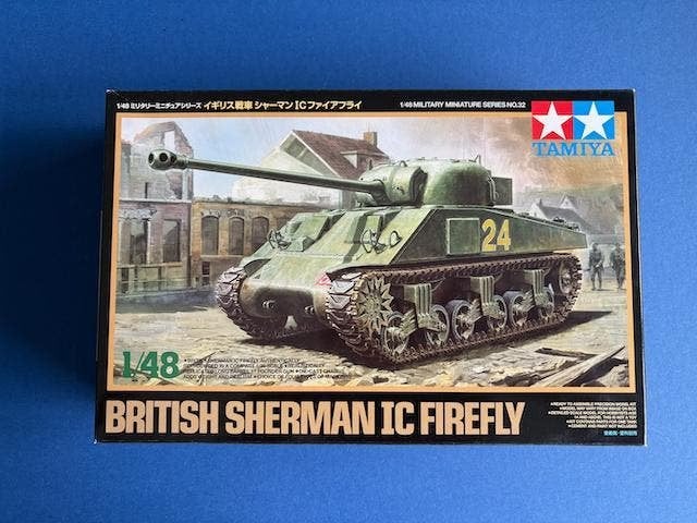 Tamiya	32532	British Sherman IC Firefly	1/48, Tank, Verzenden, 1:32 tot 1:50, Nieuw
