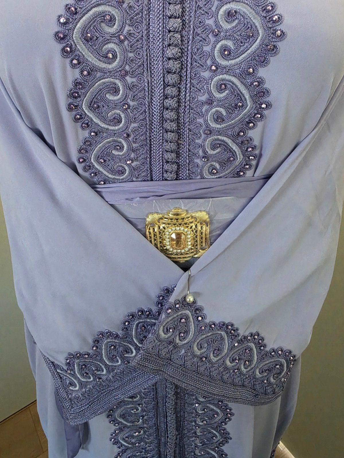 Kaftan te huur of te koop - Prachtige jurk, Maat 38/40 (M), Overige typen, Paars, Ophalen of Verzenden