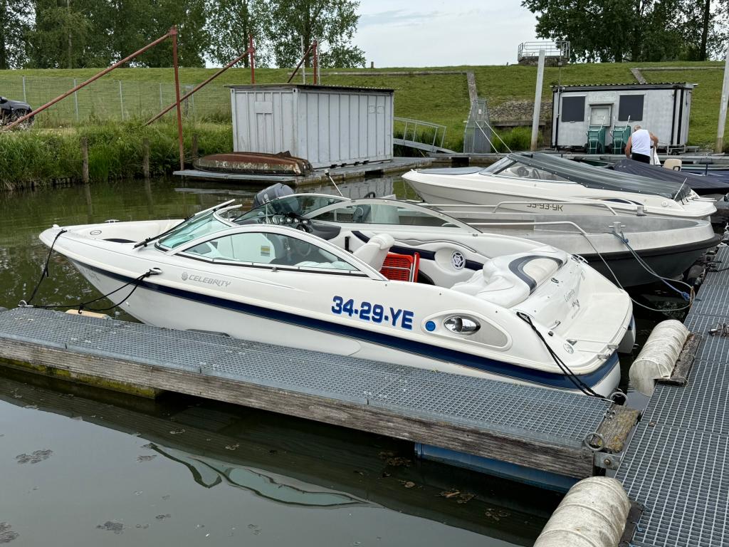 Celebrity 200 Bowrider Speedboot 250PK Mercruiser, Ophalen, Overige merken, Gebruikt, Binnenboordmotor
