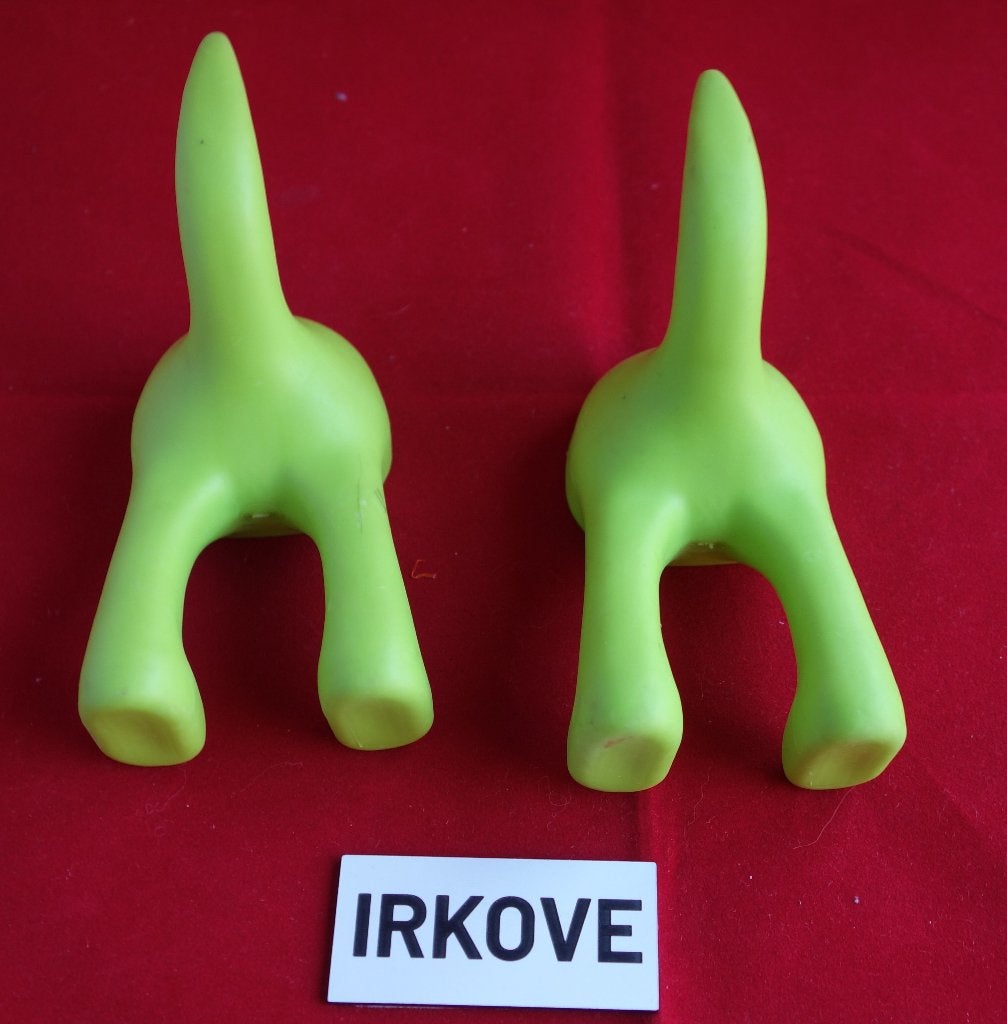 TWEE IKEA HAAKJES HONDEN STAARTJES * Groen *, Wandkapstok, Kunststof, Verzenden, Zo goed als nieuw