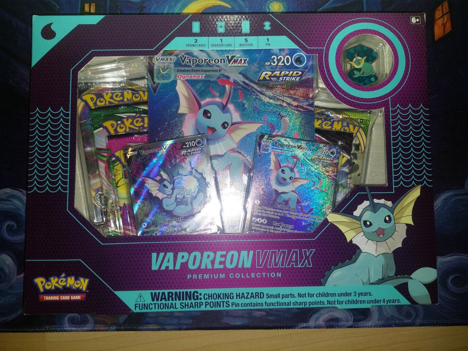 sealed Vaporeon Vmax premium collection box MINT conditie, Ophalen, Nieuw, Boosterbox
