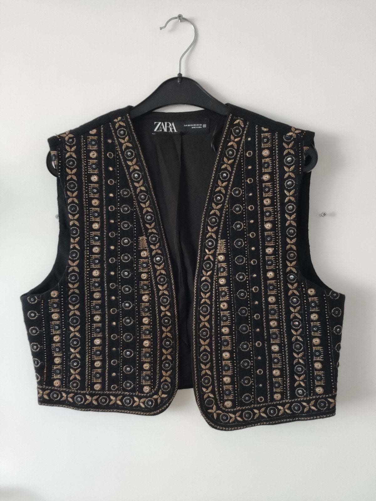Zara gilet zwart met goud geborduurde pailletten xs als nieu, Ophalen of Verzenden, Zo goed als nieuw, Maat 34 (XS) of kleiner
