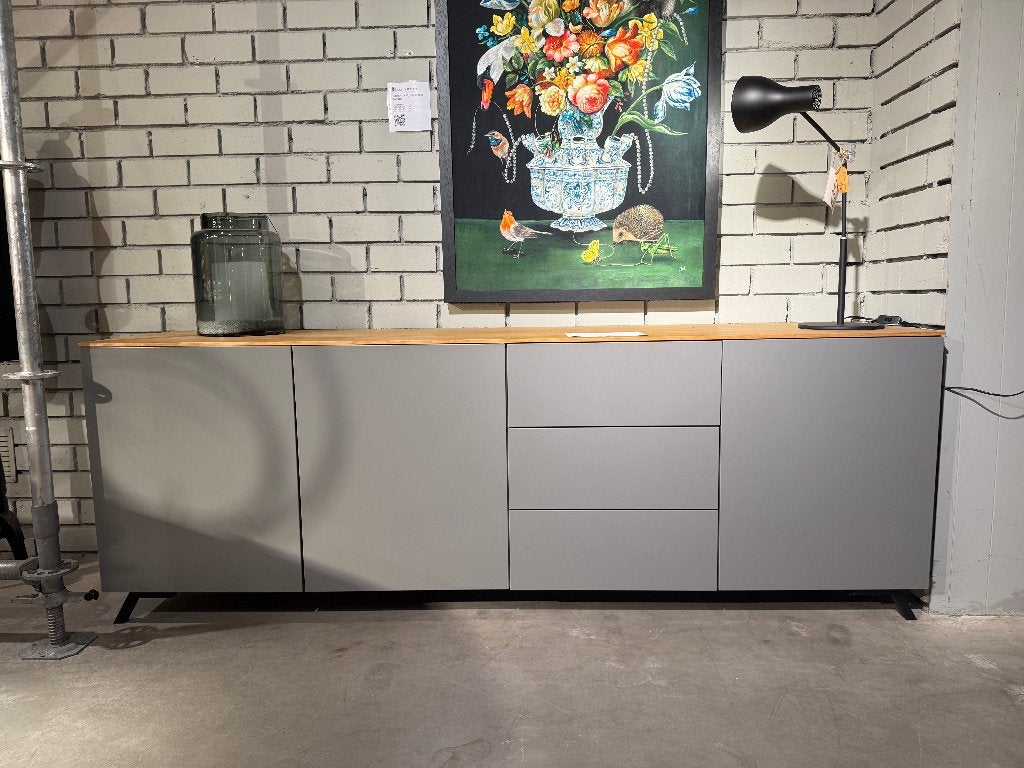 Roma dressoir 83 VDV meubelen grijs met eiken blad, Ophalen, Met deur(en), Nieuw, 200 cm of meer