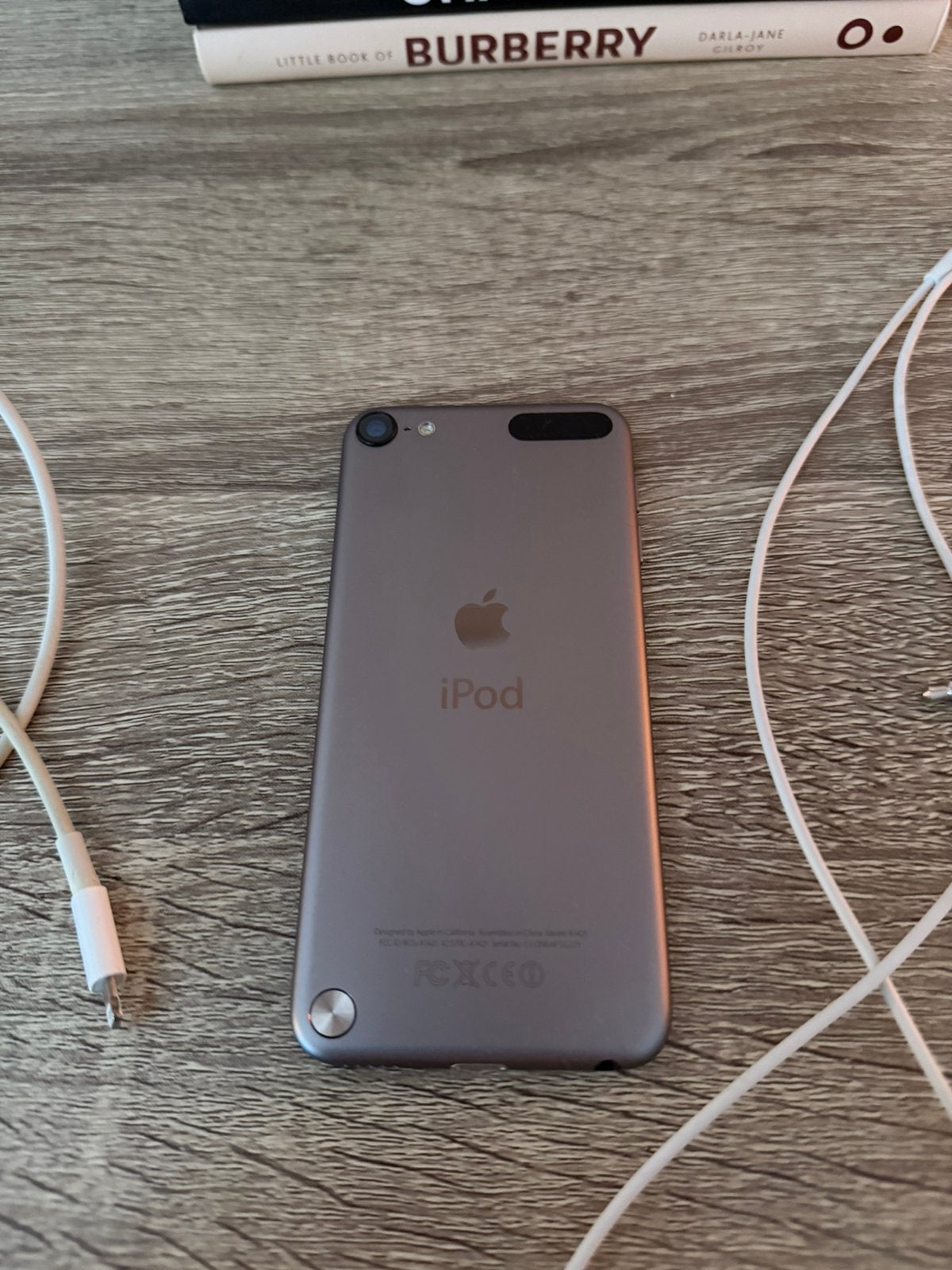 iPod touch 5e generatie (16 GB) – Spacegrijs, Overige kleuren, Touch, Ophalen of Verzenden, Zo goed als nieuw