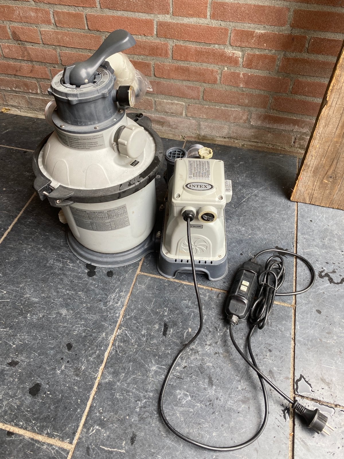 Intex zandfilterpomp met filter (SF90220RC), Tuin en Terras, Zwembad-toebehoren, Ophalen, Gebruikt, Zwembadpomp