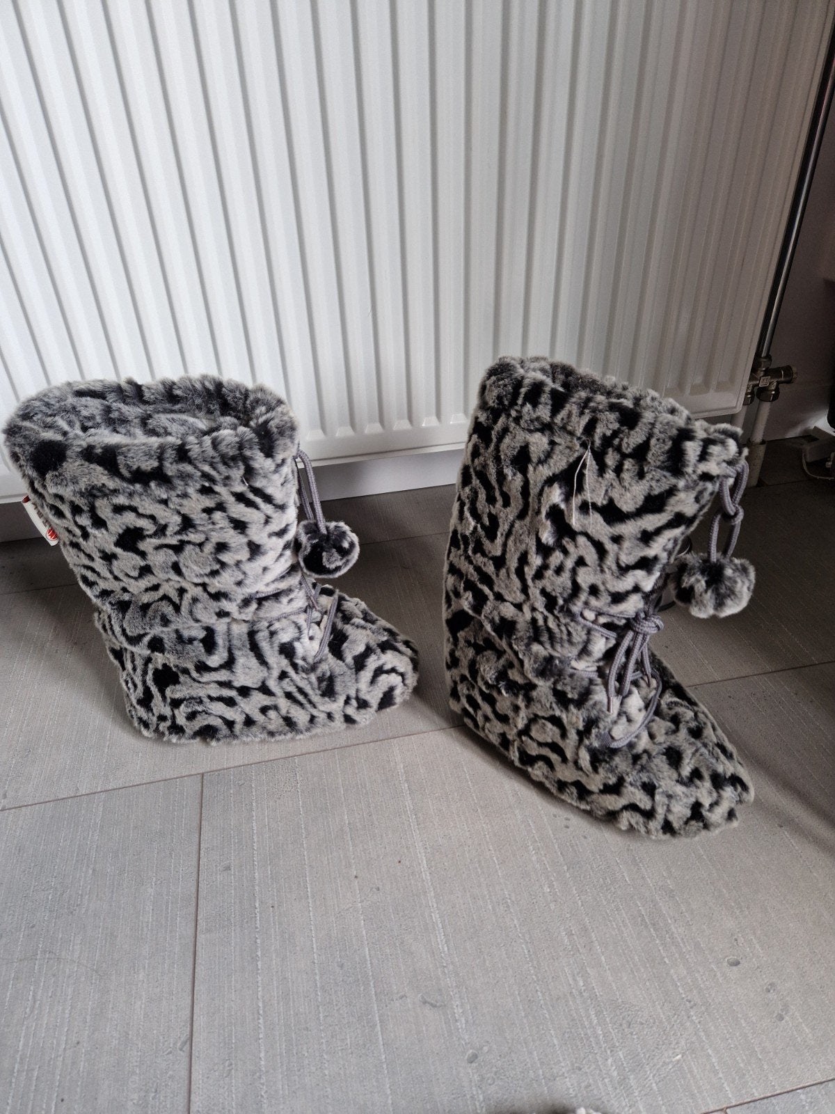 moonboots, Hoge laarzen, Zwart, Ophalen of Verzenden, Zo goed als nieuw