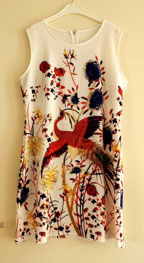 ZGAN: lief jurkje wit + kleurige print pauw bloemen 44 46 48, Ophalen, Wit, Maat 46/48 (XL) of groter, Zo goed als nieuw