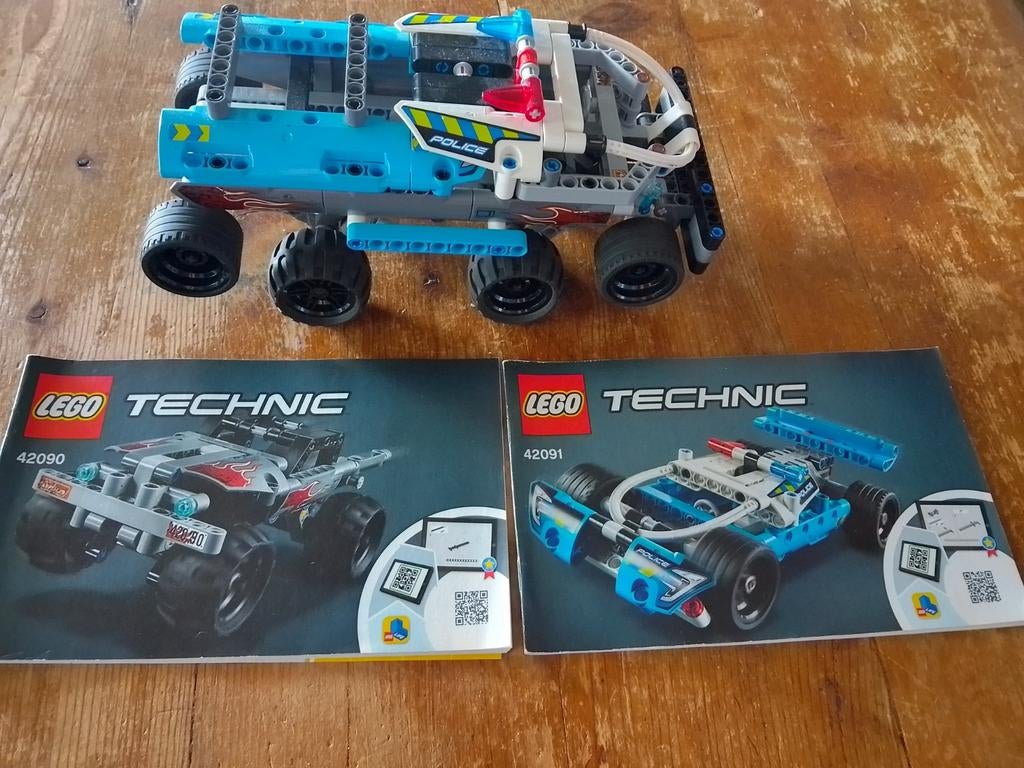 Lego Technic 42090 en 42091 met instructieboekjes, Ophalen of Verzenden, Zo goed als nieuw