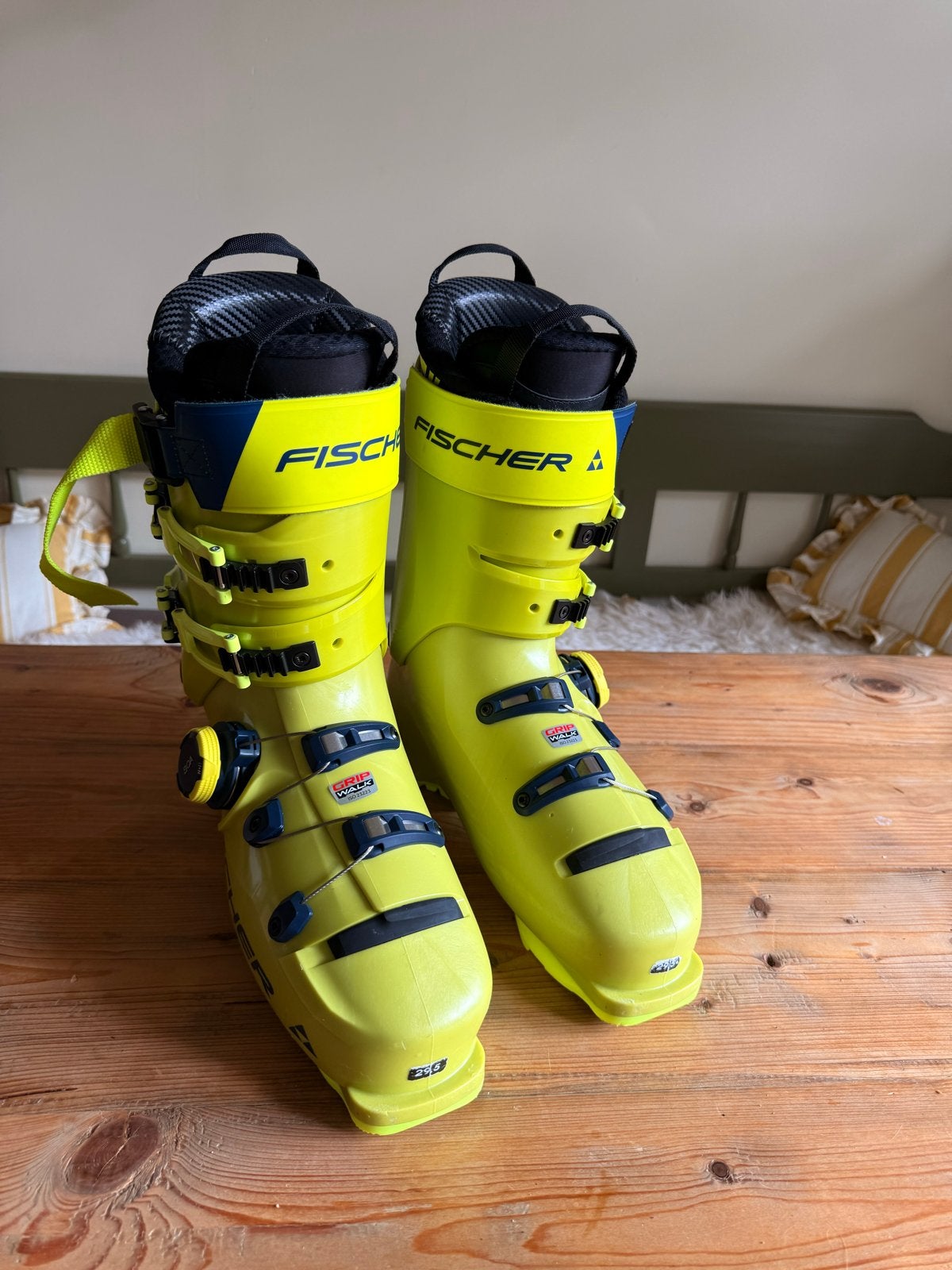 Fischer RC4 MV 130 skischoenen - Zo goed als nieuw, Fischer, Schoenen, Ophalen of Verzenden, Zo goed als nieuw
