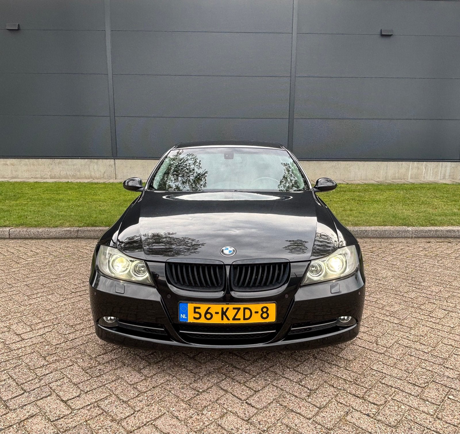 BMW 3-Serie 330i AUT | Leer | 19 inch | Onderhoud | PDC A-V, Automaat, Achterwielaandrijving, Zwart, 258 pk