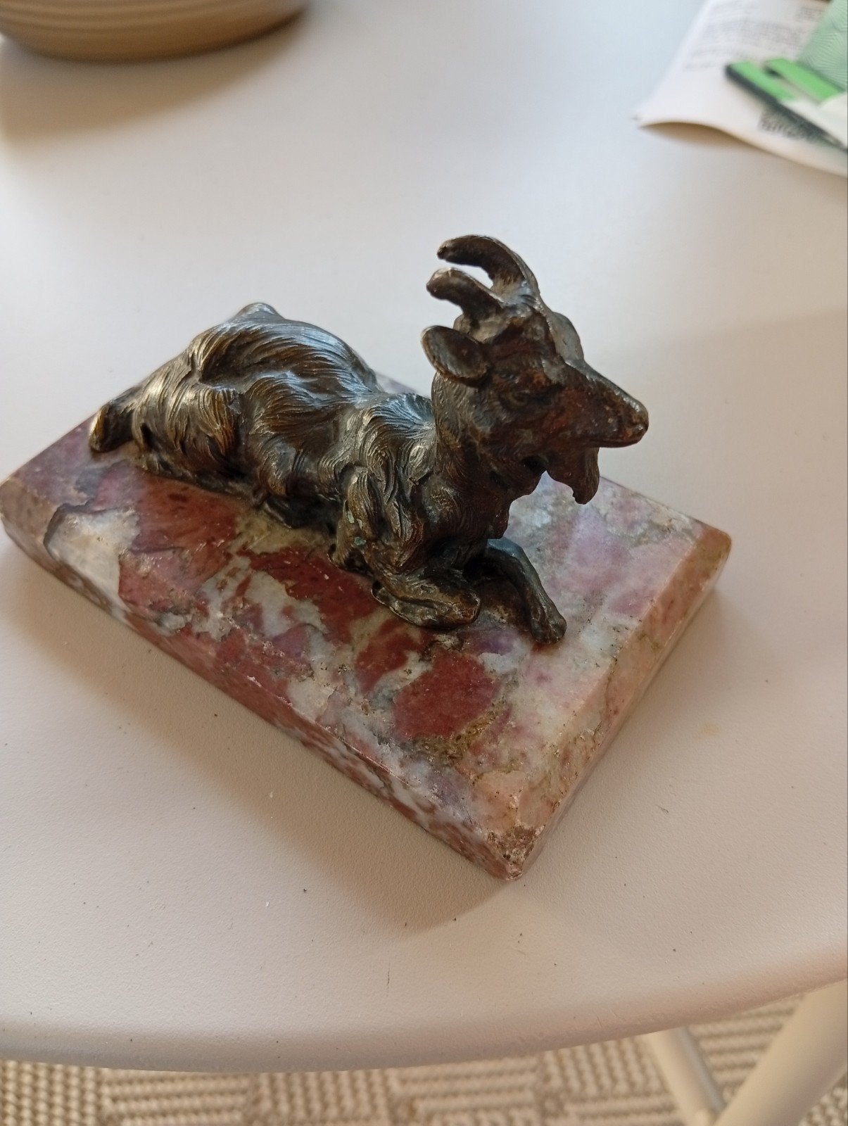 Bronzen geit op marmeren sokkel - Vintage decoratie, Ophalen of Verzenden