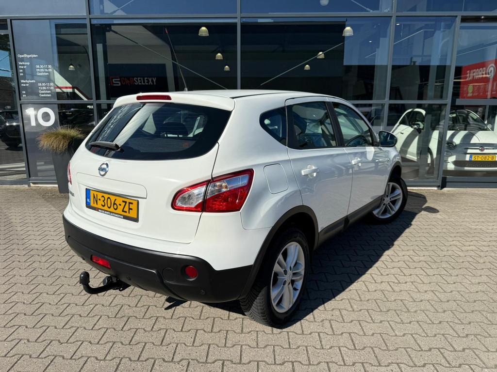 Nissan Qashqai 1.6 Acenta *Trekhaak & Cruise Control*, Voorwielaandrijving, Euro 5, Stof, Gebruikt