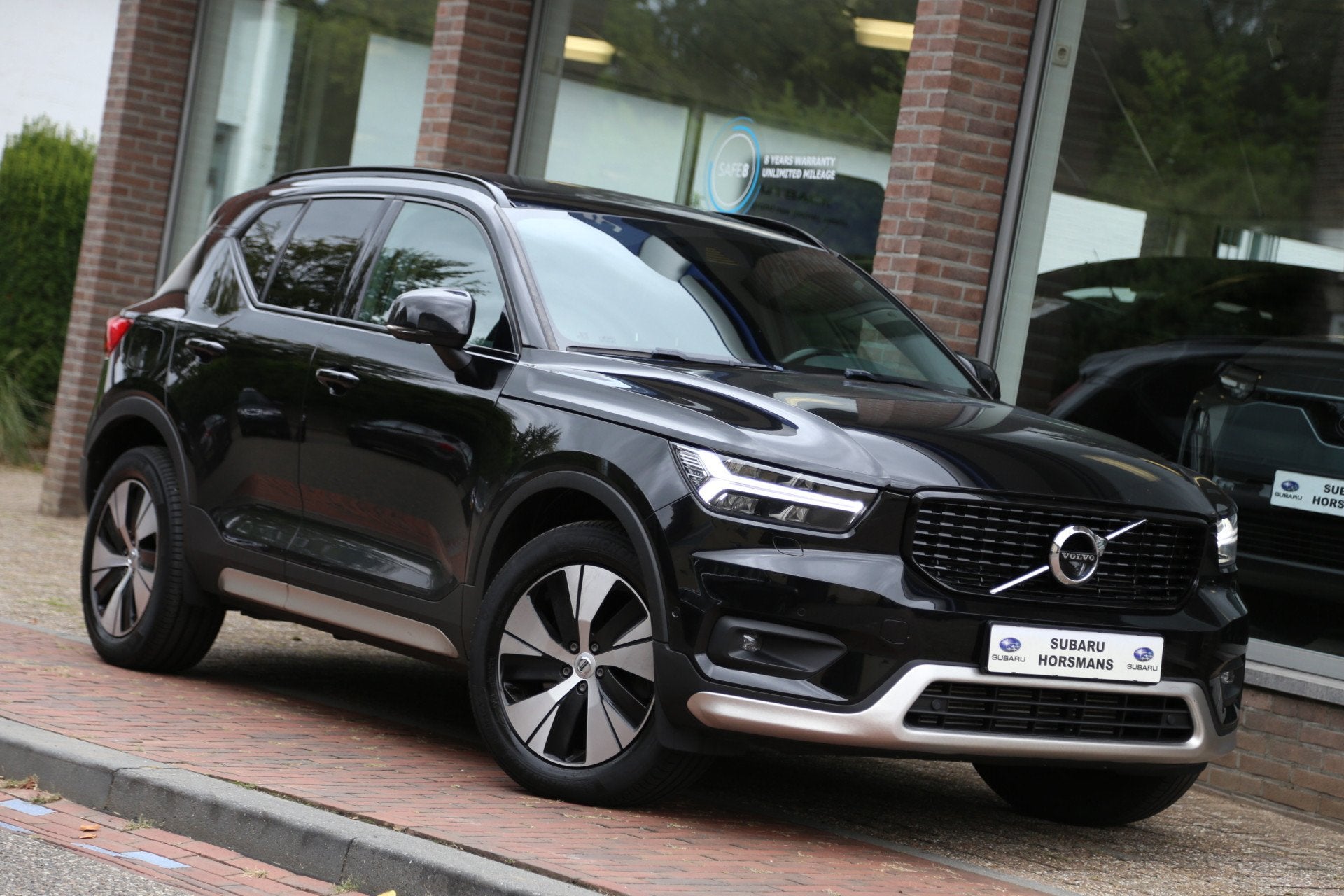 Volvo XC40 1.5 T5 Recharge R-Design Schuifdak ACC 360view HK, 12 maanden, Gebruikt, Zwart, Bedrijf