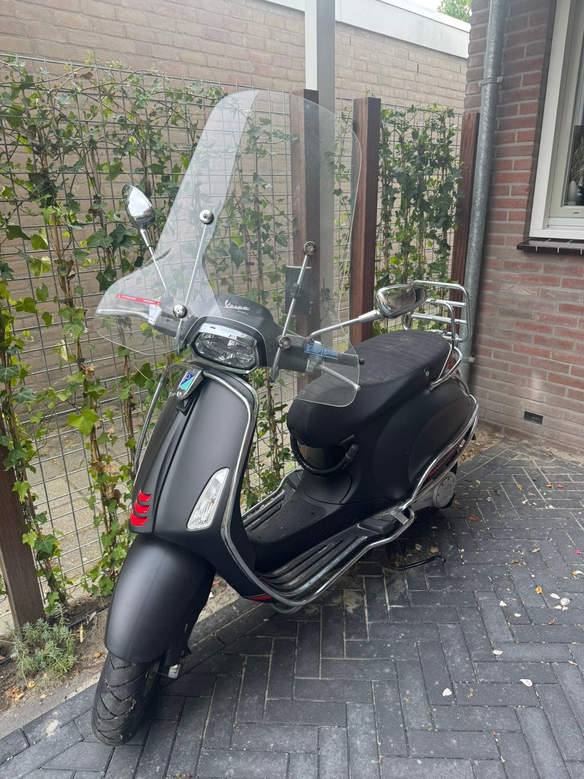 Vespa Sprint, Fietsen en Brommers, Scooters | Vespa, Ophalen, Zo goed als nieuw, Benzine
