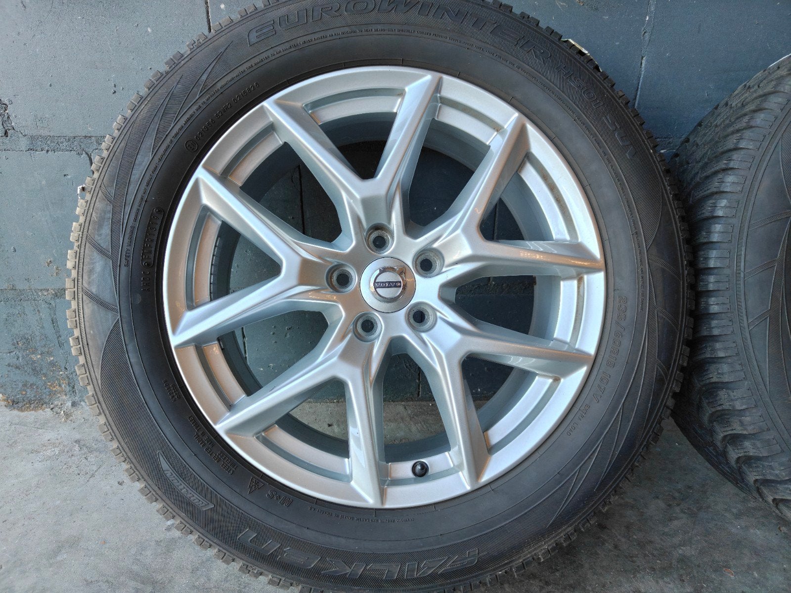 18" Originele Volvo XC60 Winterset Falken Y-Spoke, Gebruikt, Banden en Velgen, 235 mm, Volvo