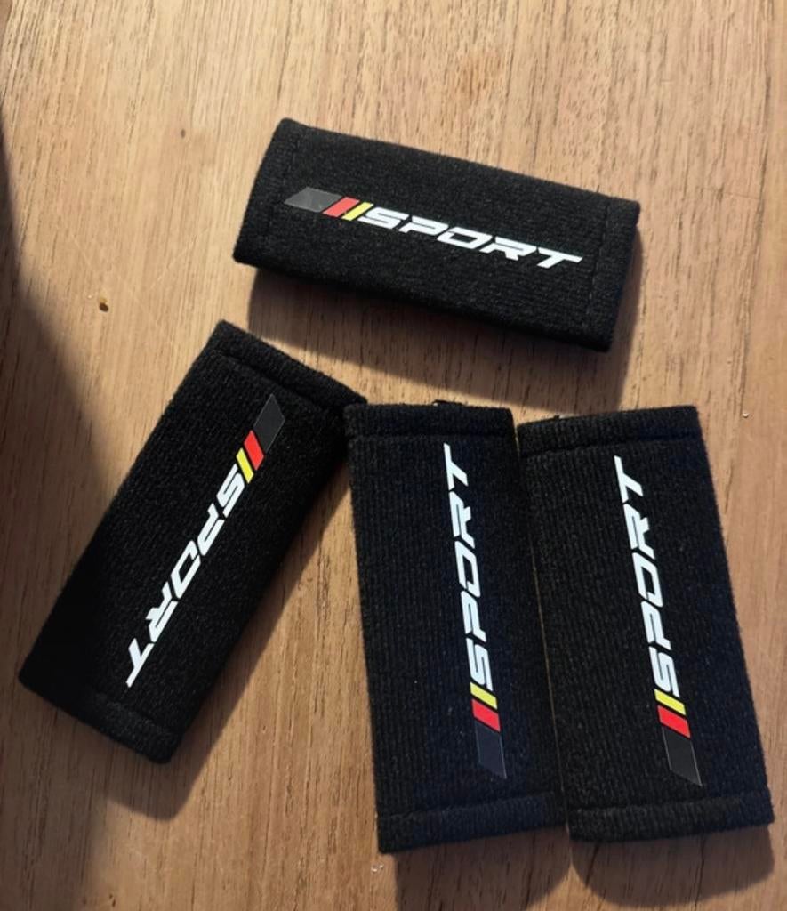 4x Sport Gordelhoezen - Zwart met Rood/Geel/Zwart streep, Ophalen of Verzenden, Nieuw