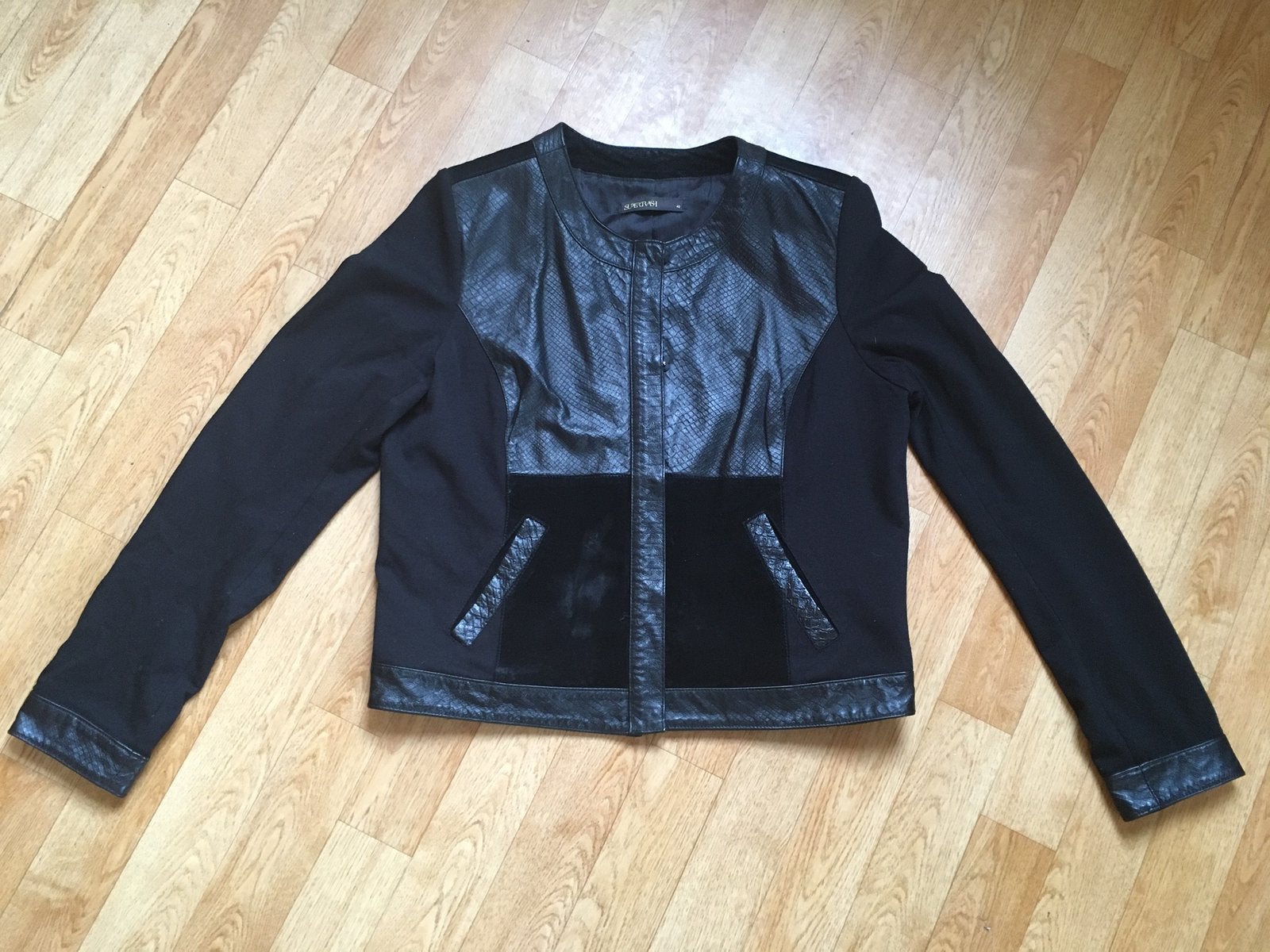 Supertrash jasje zwart leer/suède Nieuw, Kleding | Dames, Zwart, Maat 42/44 (L), Nieuw, Ophalen of Verzenden
