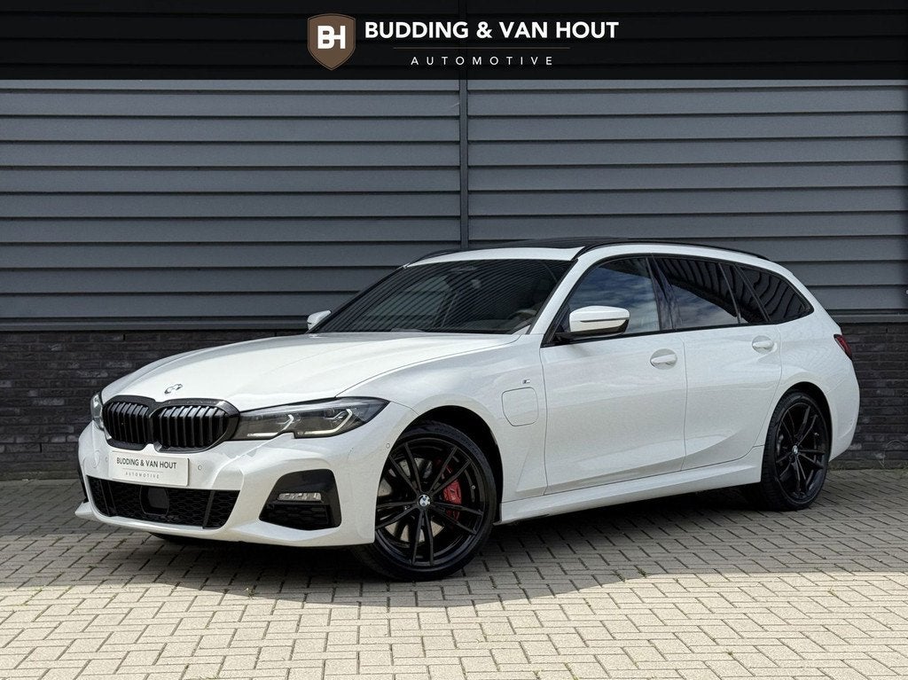BMW 3-serie Touring 330e High Executive M-sport Pano Head Up, Auto's, BMW, 1998 cc, Achterwielaandrijving, Gebruikt, 4 cilinders