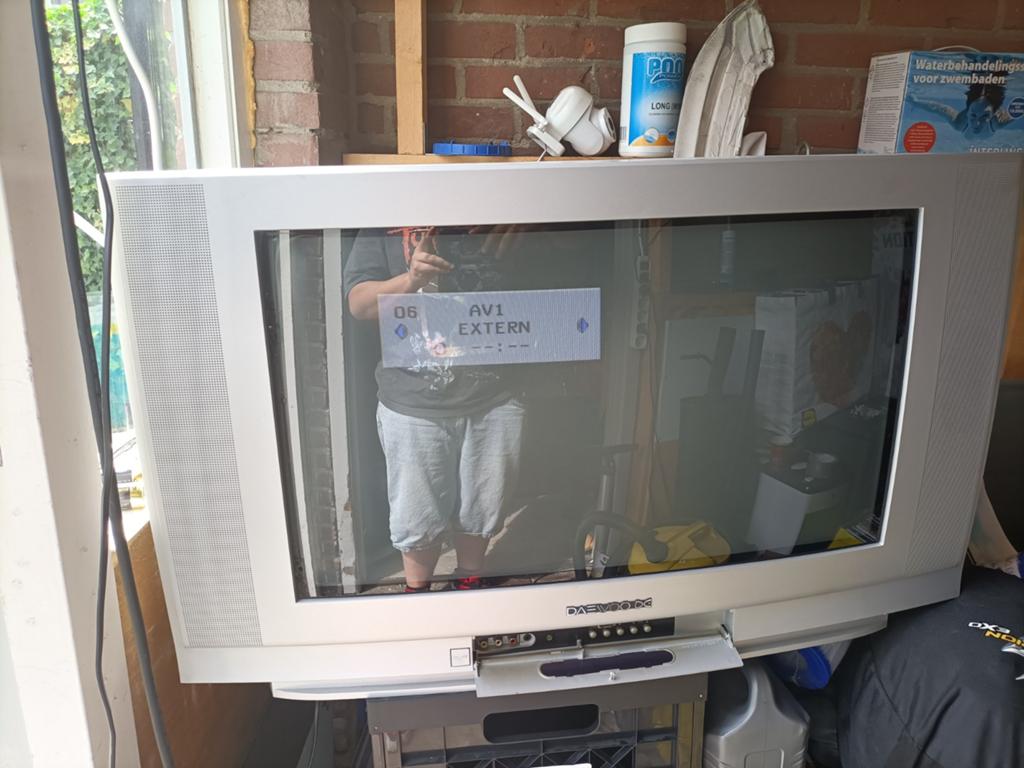 Goedwerkende 32 inch crt Daewoo zonder afstandsbediening, Ophalen of Verzenden, Gebruikt, 60 tot 80 cm, Daewoo