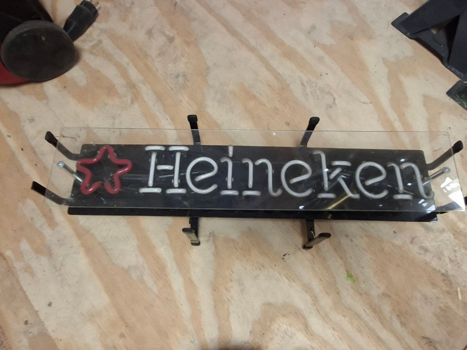 Heineken neon lamp - decoratie of voor reparatie, Ophalen