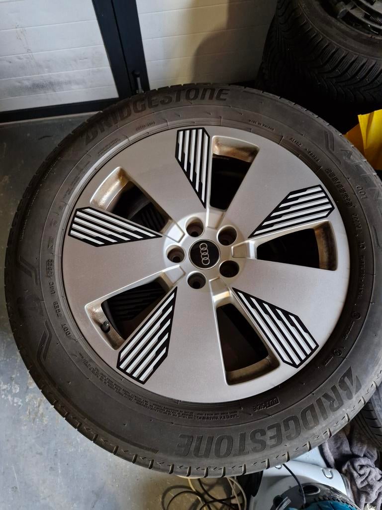 19 inch originele Audi E-tron velgen met goede zomerbanden., Gebruikt, 255 mm, Banden en Velgen, Zomerbanden
