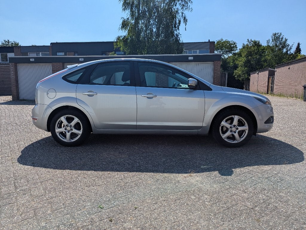 Ford Focus 1.8 92KW 5D 2010 Grijs, Auto's, 4 cilinders, 1207 kg, Automatische klimaatregeling, Particulier