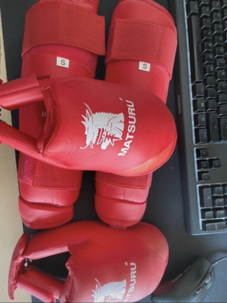 Karate set, Gebruikt, Maat XS of kleiner, Vechtsportbescherming, Ophalen of Verzenden