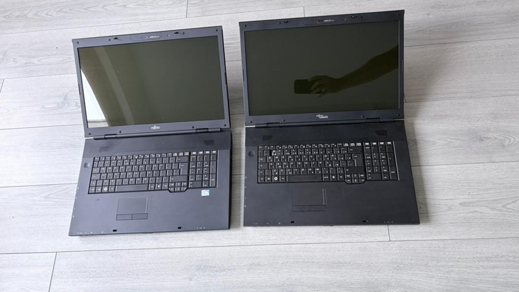 2x Fujitsu Siemens Li 3910 Laptops Voor onderdelen / defect, Computers en Software, Windows Laptops, Ophalen of Verzenden, Zo goed als nieuw