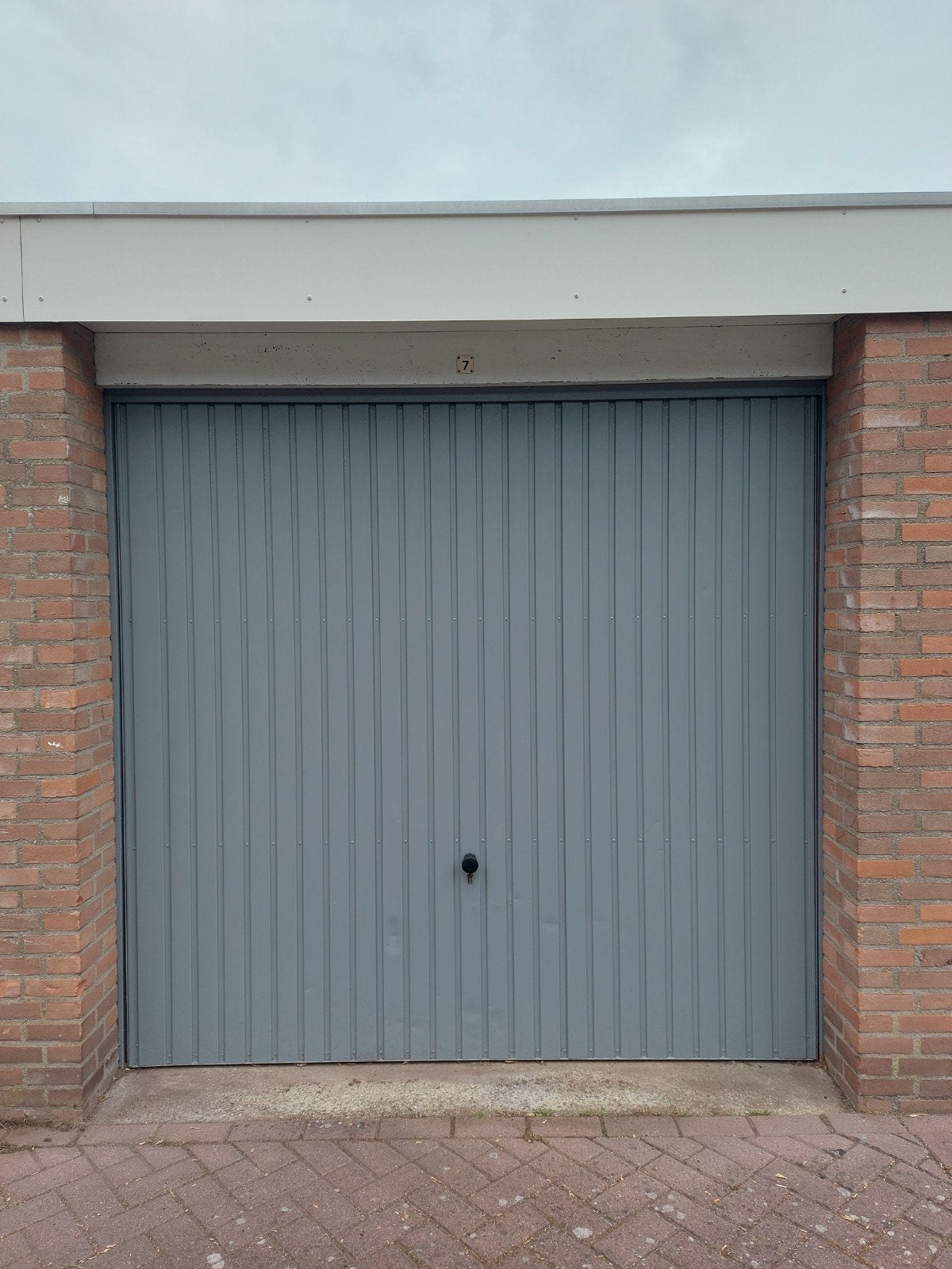 Garagebox te huur Middelgaard Iepstraat Bergen op Zoom