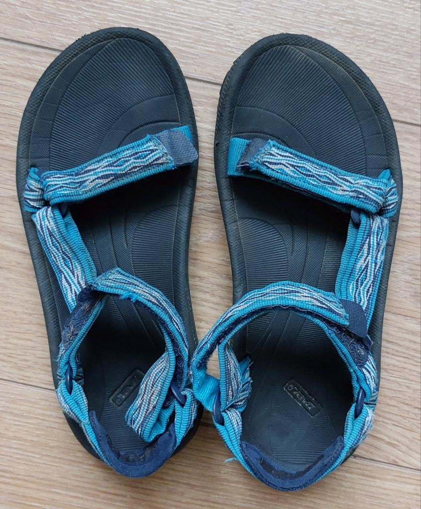 Teva draagmaat 33, Kinderen en Baby's, Kinderkleding | Schoenen en Sokken, Jongen of Meisje, Overige typen, Zo goed als nieuw