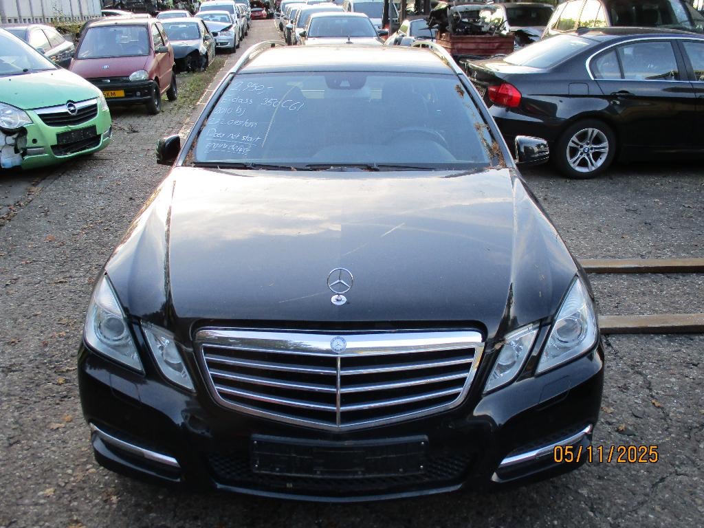 Voorkop Mercedes E-klasse (S212) zwart 2010 (Xenon kopl.), Ophalen, Gebruikt, Mercedes-Benz, Bumper