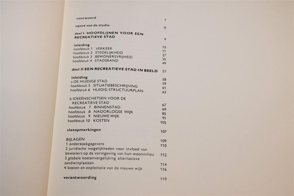De Recreatieve Stad — Stedelijke Leefbaarheid [1979], Ophalen of Verzenden, Gelezen, Architecten