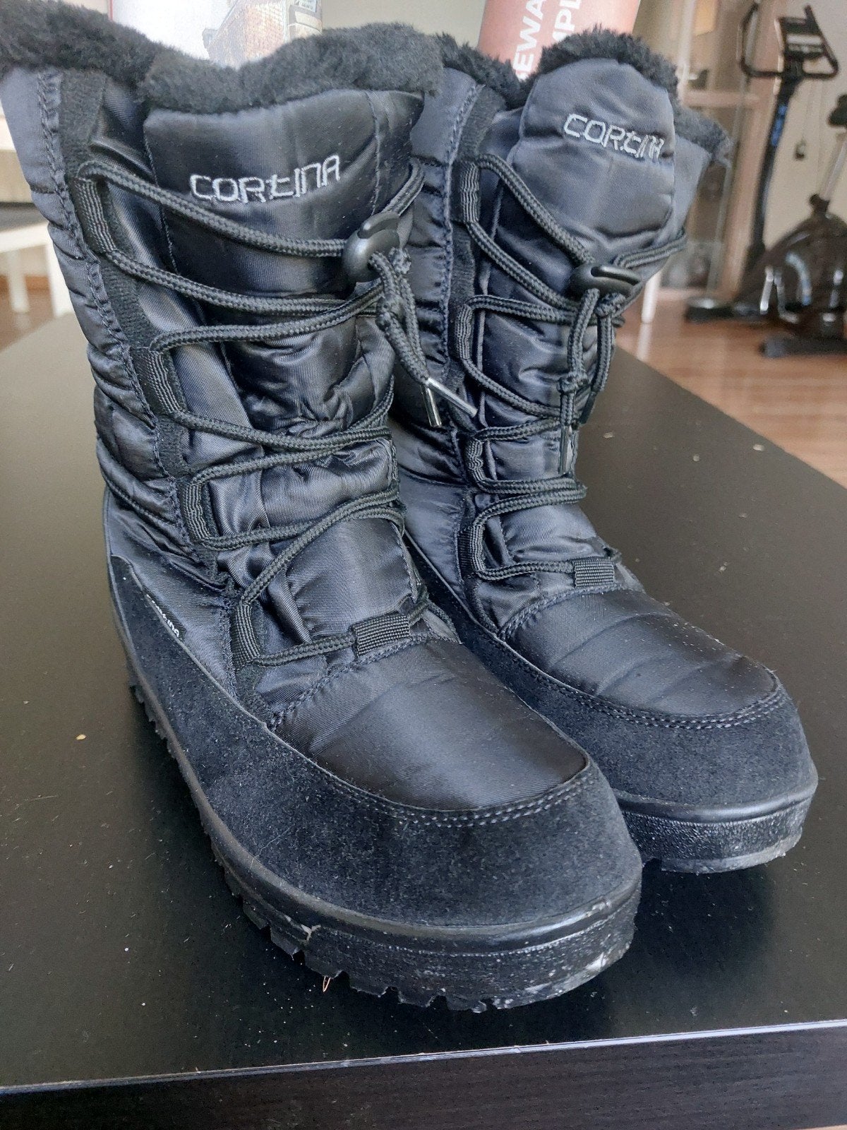 Corena Zwarte Snowboots Maat 40 - Warm en Comfortabel, Kleding | Dames, Zwart, Snowboots, Ophalen of Verzenden, Zo goed als nieuw