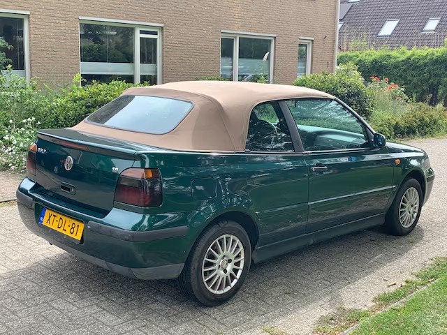 Volkswagen Golf 1.8 Cabriolet 55KW 1999 Groen, Auto's, 74 pk, 4 cilinders, Cabriolet, 4 stoelen