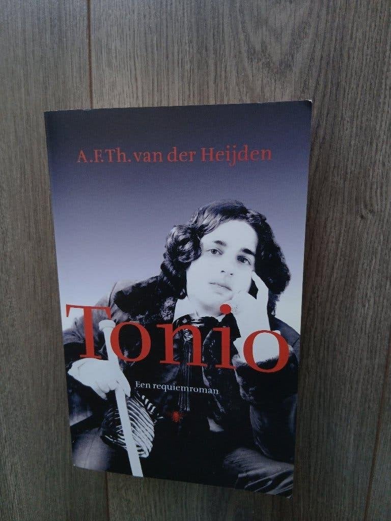 boek ,,Tonio"  van A F Th van der Heijden, A F Th van der Heijden, Ophalen of Verzenden, Zo goed als nieuw, Nederland