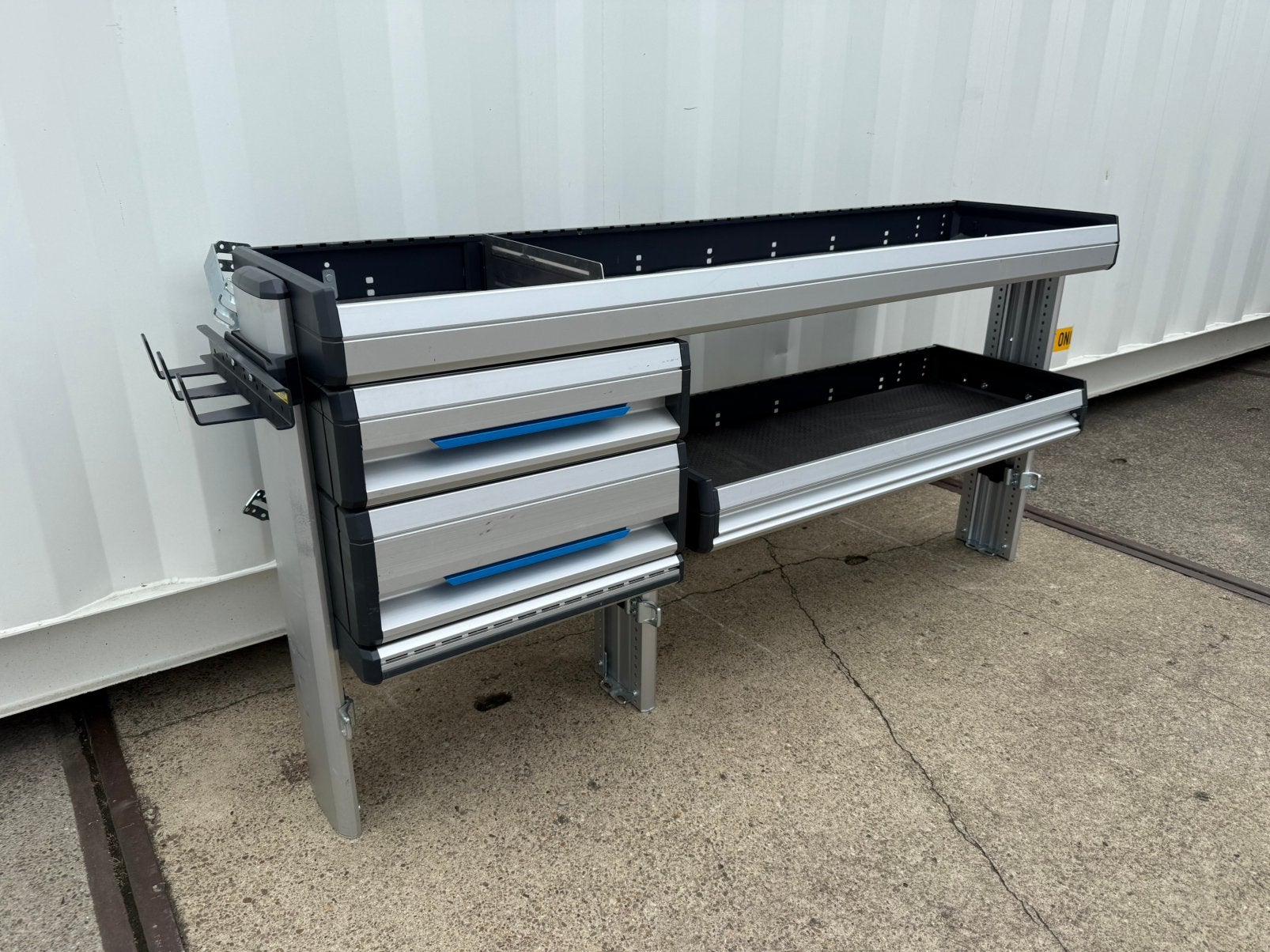 Nieuwstaat Sortimo SR5 bedrijfswagen inrichting, Auto diversen, Ophalen, Zo goed als nieuw