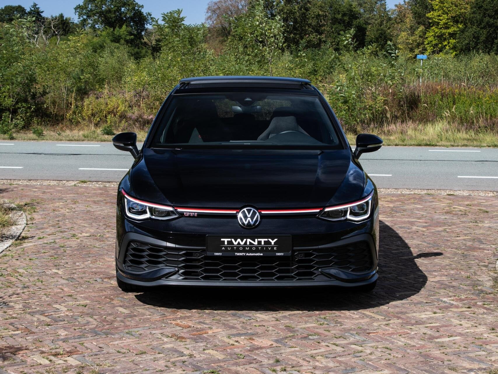 Volkswagen Golf GTI Clubsport 45 Jahre |Akra|Pano|H&K|IQ, Zwart, 4 cilinders, 1984 cc, Alcantara