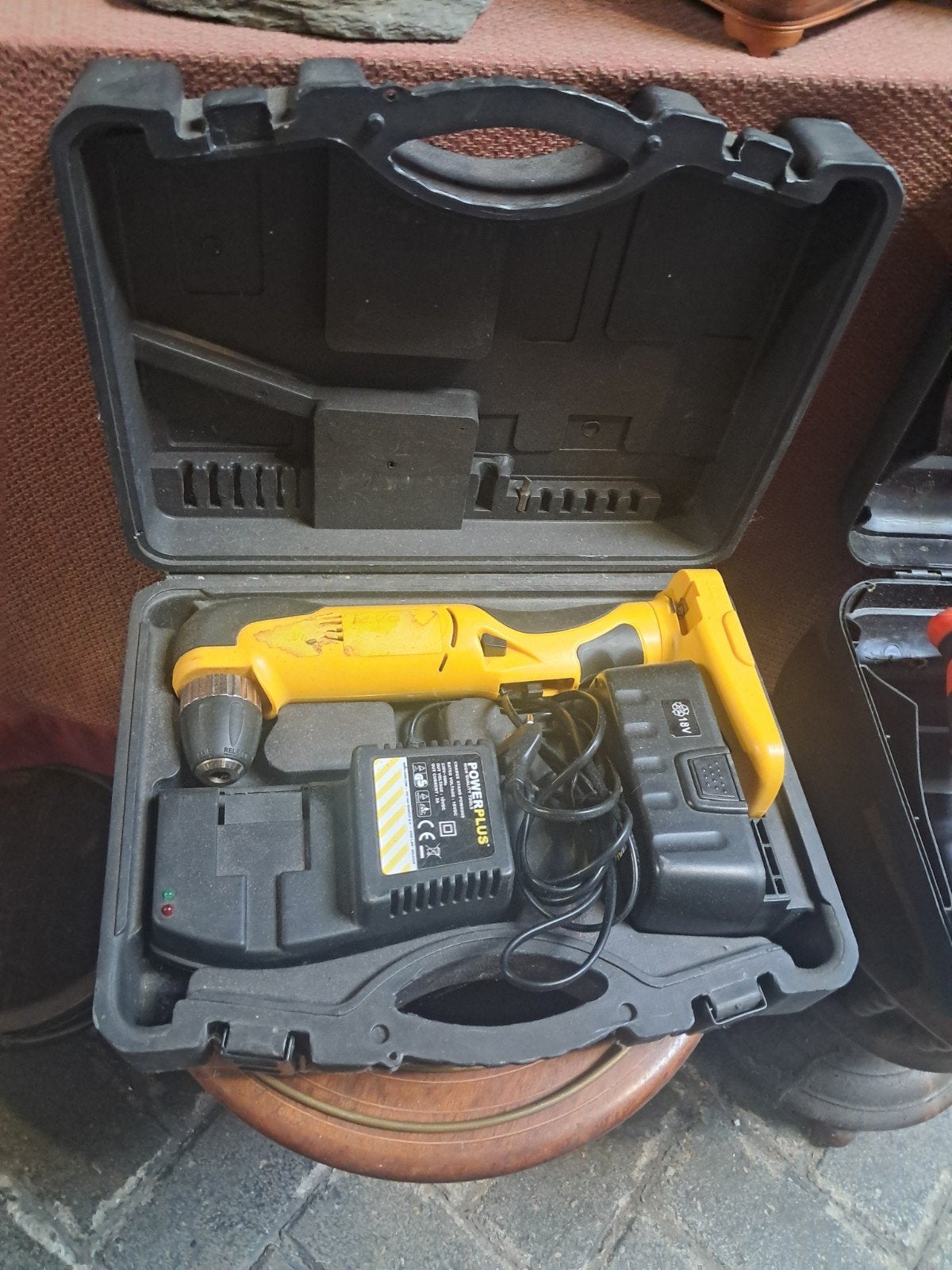 POWERPLUS Accu Boormachine 18V met lader en accu in koffer, Ophalen of Verzenden, Gebruikt, 600 watt of meer, Boor- en Schroefmachine
