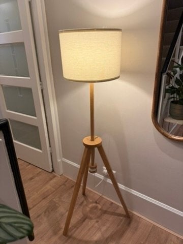 IKEA LAUTERS vloerlamp met houten driepoot, Ophalen, Gebruikt, E27 (groot), IKEA LAUTERS vloerlamp met houten driepoot