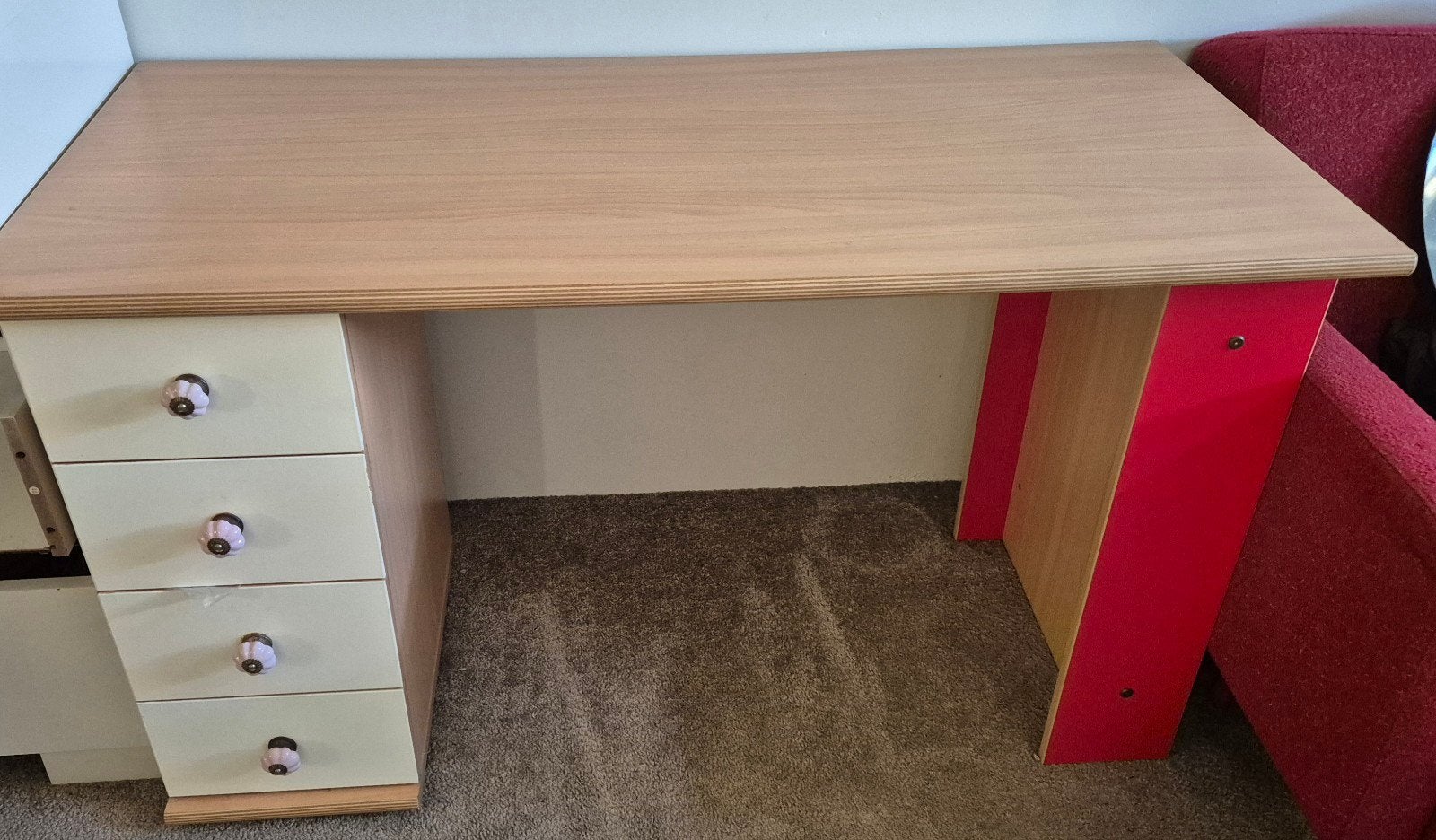 Mooie kwalitatieve kinderbureau, Huis en Inrichting, Bureaus, Ophalen, Gebruikt