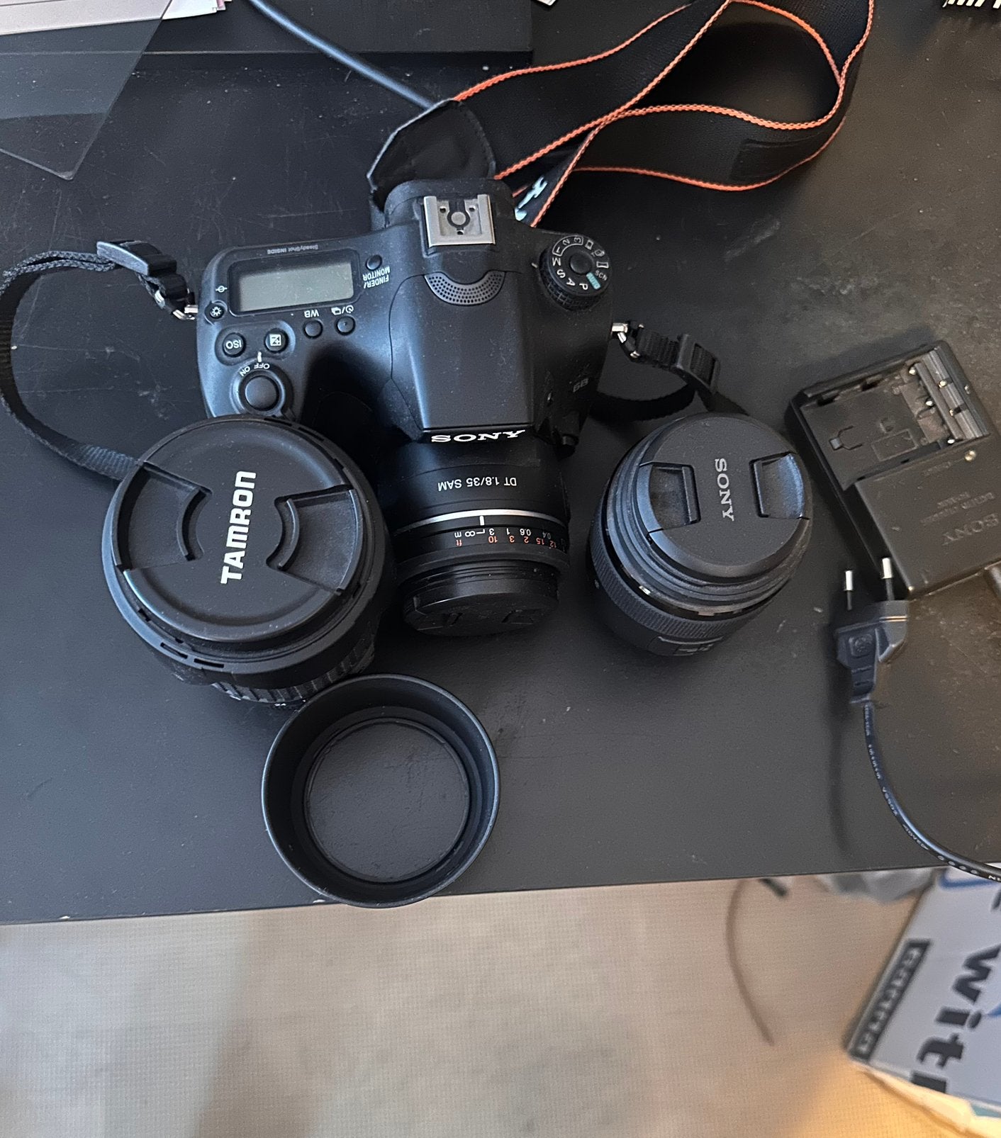 Sony a68 met 3 lenzen, Spiegelreflex, Zo goed als nieuw, 24 megapixels, Accu