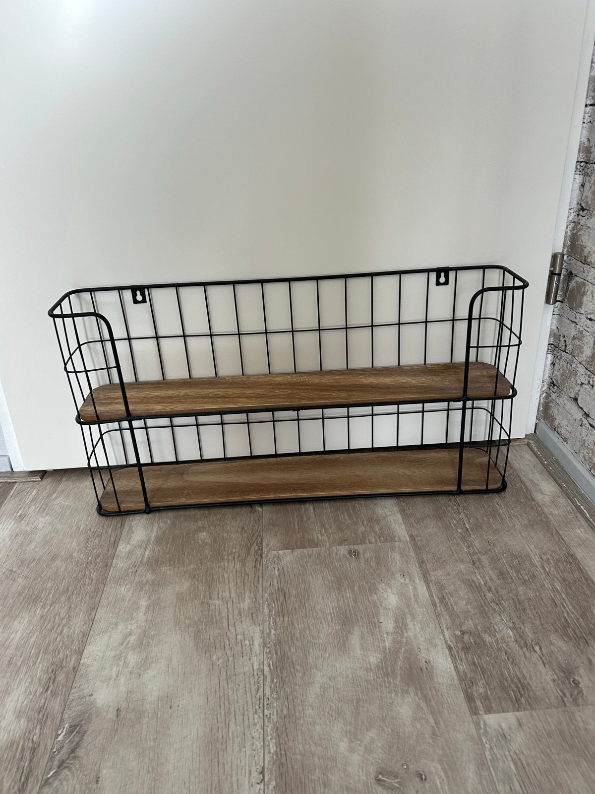 Wandrek met 2 houten planken, zwart metaal, Ophalen, Zo goed als nieuw