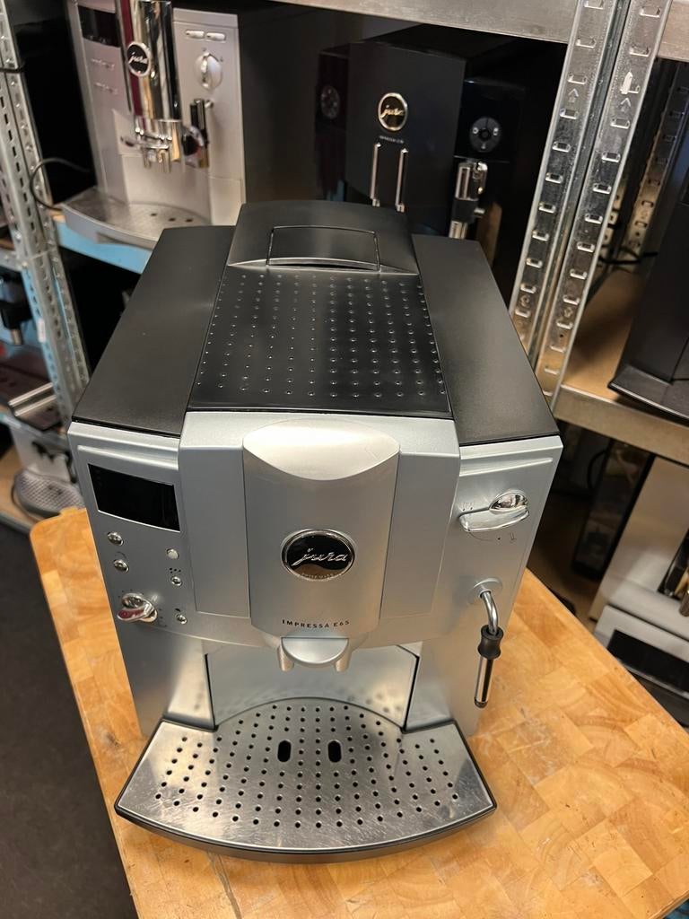 Jura e 65, Jura-Strasse 1, 4626 Niederbuchsiten, Zwitserland, Info@jura.com, 10 kopjes of meer, Koffiemachine