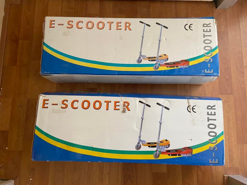 2 Elektrische steps nieuw in doos electric scooter, Ophalen of Verzenden, Zo goed als nieuw, Gewone step