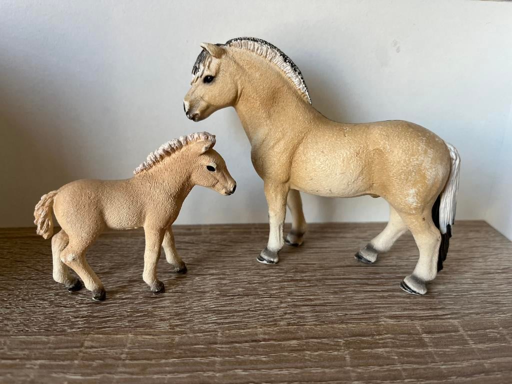 Schleich fjord hengst en veulen, Ophalen of Verzenden, Gebruikt, Paard, Beeldje of Figuurtje