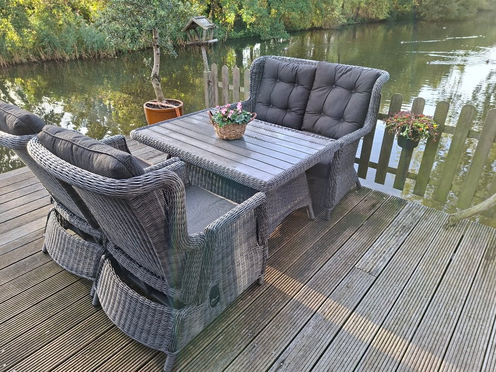 Tuinset met Bank, stoelen en voetenbankjes en kussens., Tuin en Terras, Ophalen, 4 zitplaatsen, Gebruikt, Bank
