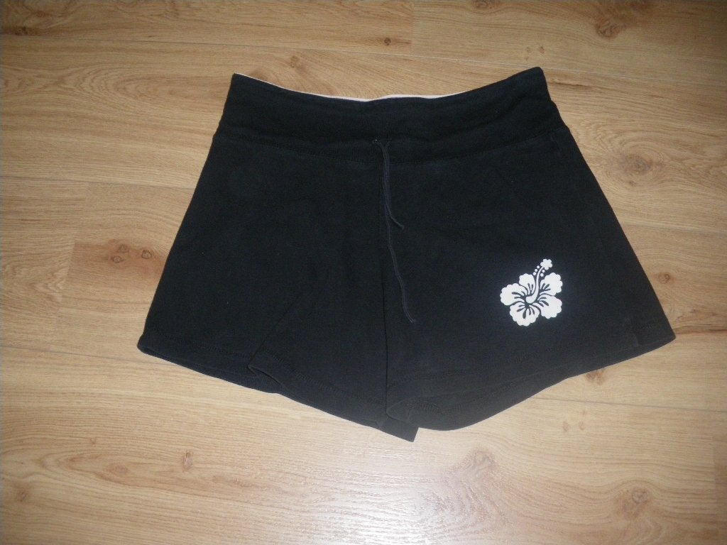 leuk kort zwart broekje met koordje merk only maat 40, Kleding | Dames, Tops, Maat 38/40 (M), Zwart, Ophalen of Verzenden, Zo goed als nieuw