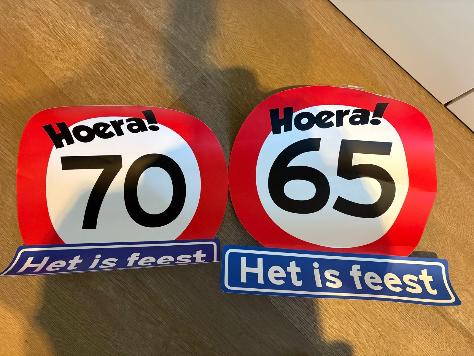 Hoera! Verjaardagsborden 65 en 70 jaar - Het is feest, Ophalen, Zo goed als nieuw, Versiering, Verjaardag