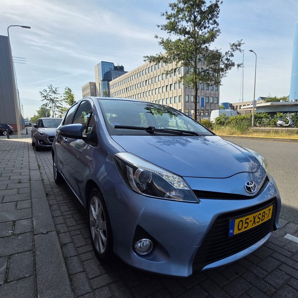 Toyota Yaris 1.5 Full Hybrid CVT 5DR 2012 AUTOMAAT CAMERA, Auto's, Toyota, Bedrijf, Yaris, Airbags, Airconditioning, Alarm, Bluetooth